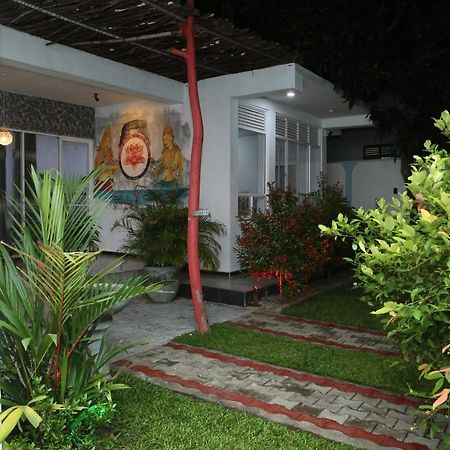 Lotus Dreams Guesthouse Weligama Bagian luar foto