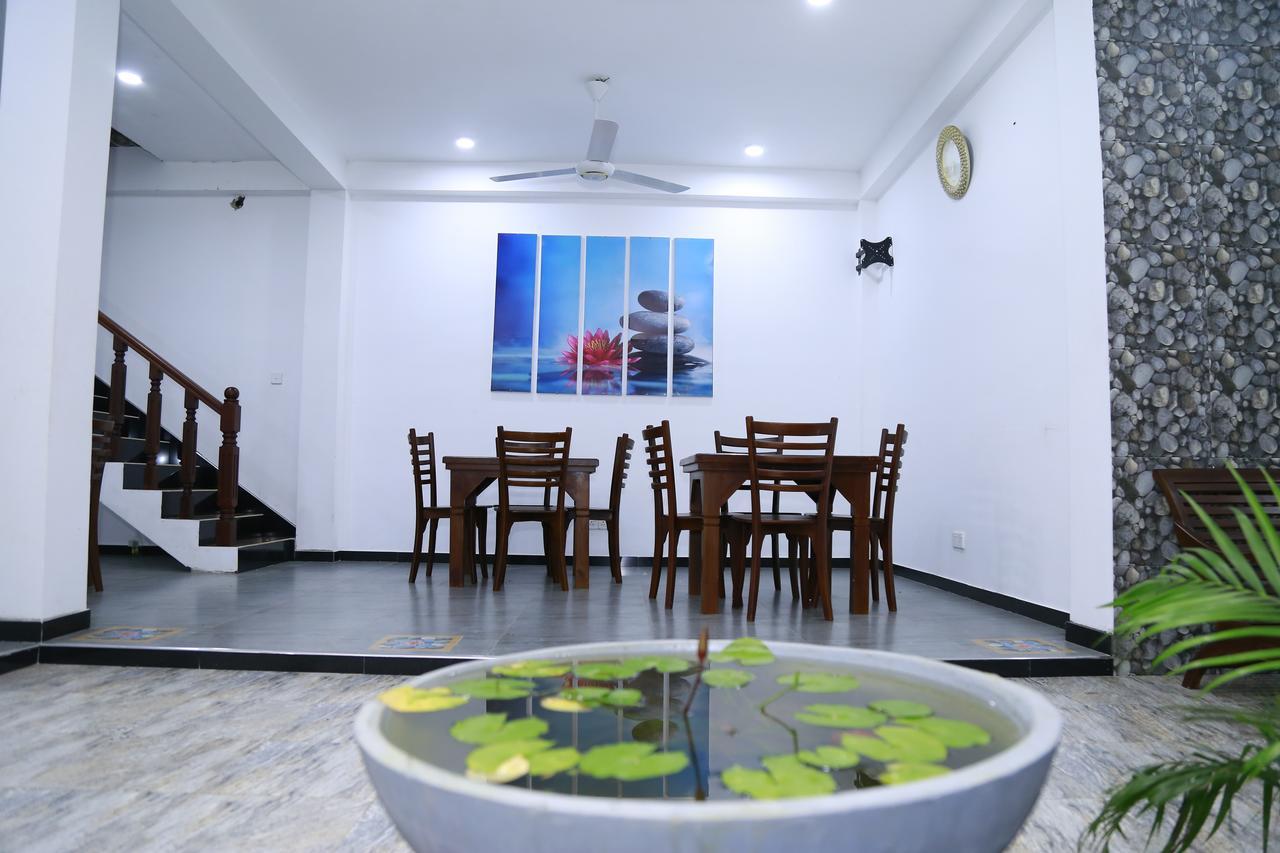 Lotus Dreams Guesthouse Weligama Bagian luar foto