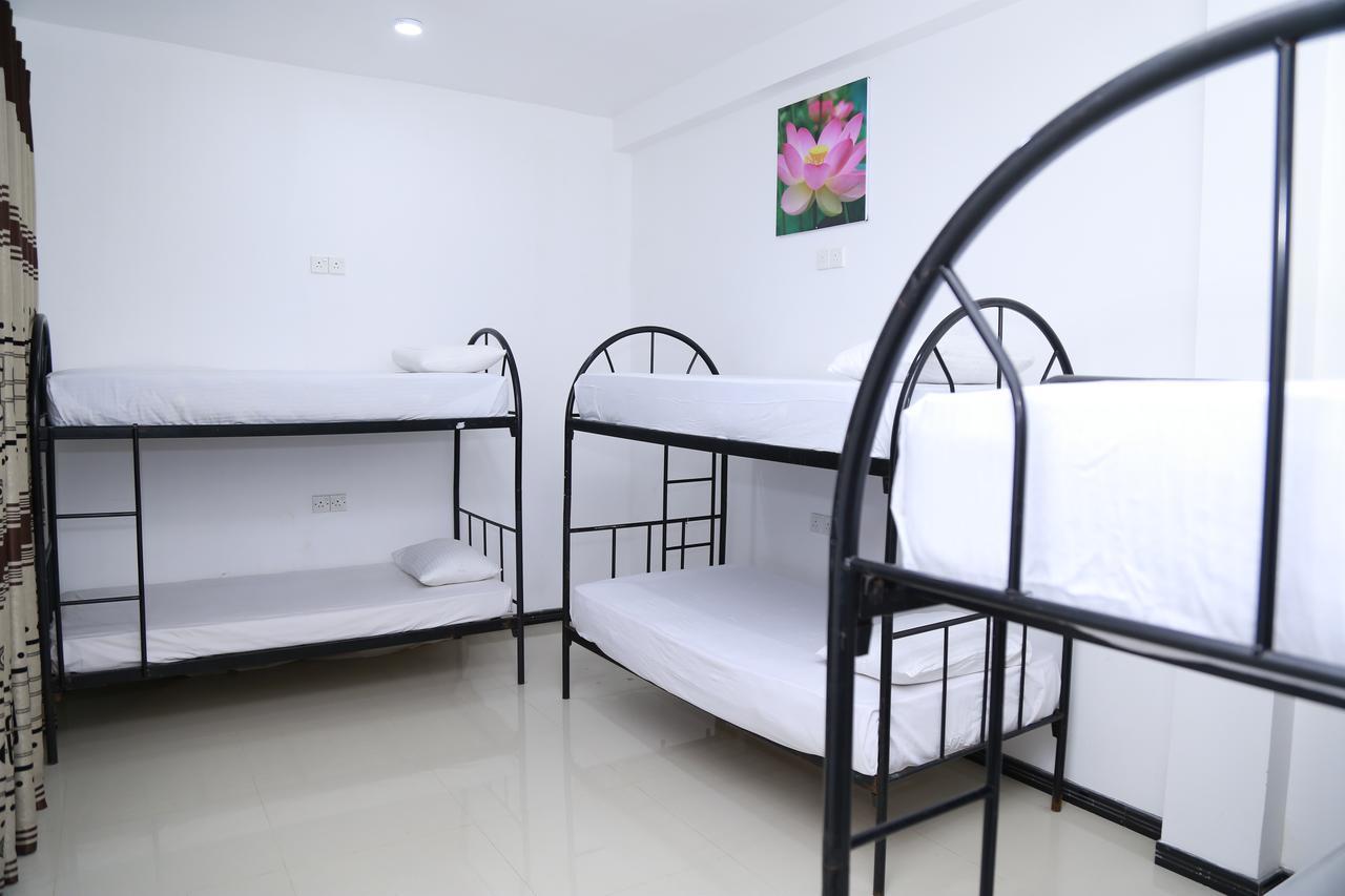 Lotus Dreams Guesthouse Weligama Bagian luar foto